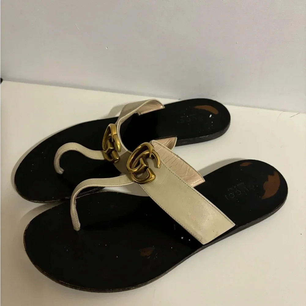 Gucci GG Marmont Thong Sandal - Picture 4 of 10